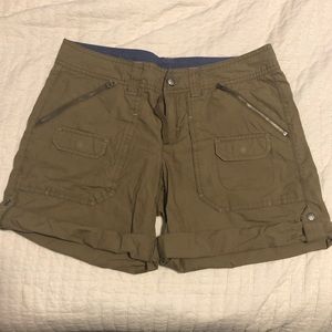 Athleta Coastal Cargo Shorts SIze 4